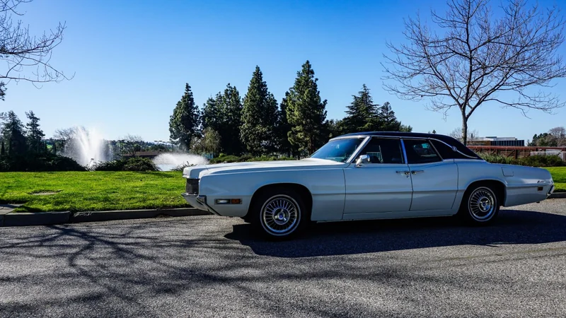 1970 Ford Thunderbird 2