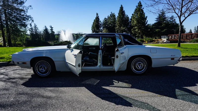1970 Ford Thunderbird 4