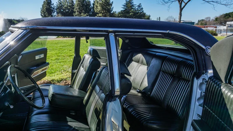 1970 Ford Thunderbird 6