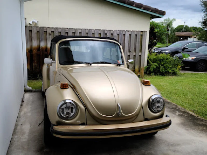 1974 Volkswagen Super Beetle Convertible 4