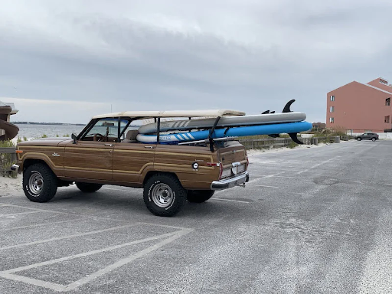 1985 Jeep Grand Wagoneer 5