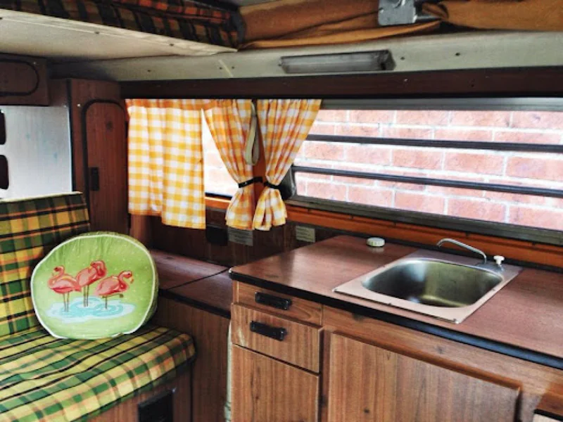 1977 Volkswagen Camper 4
