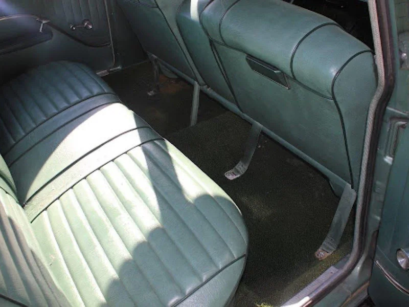 1962 Dodge Dart 318 9