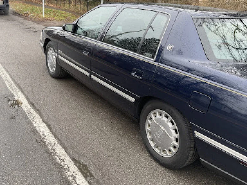 1999 Cadillac Deville 4