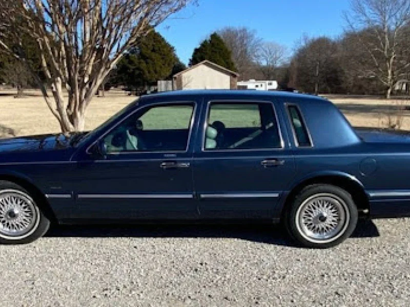 1996 Lincoln Town Car in Oklahoma City 5