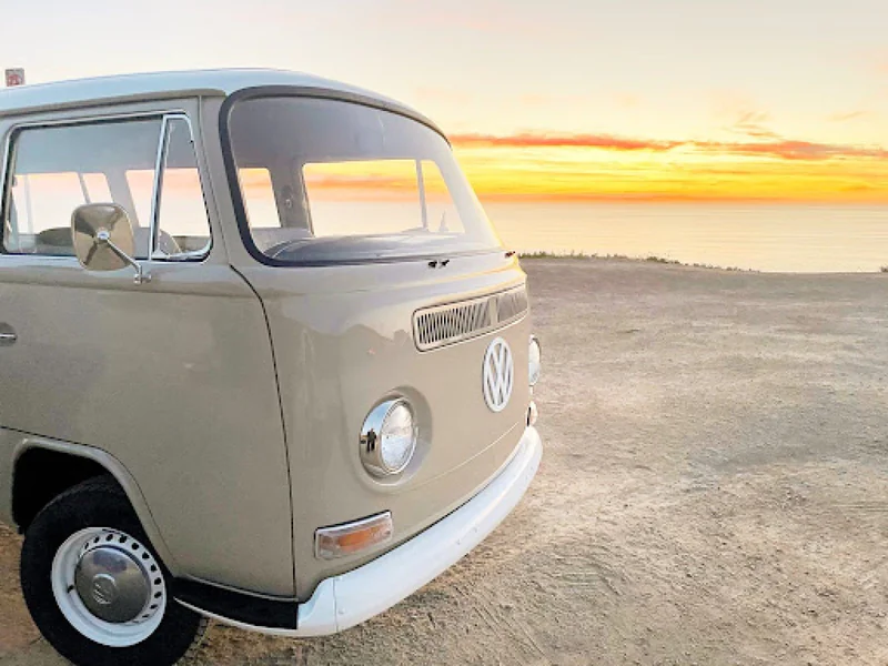 1972 Volkswagen Bus 3