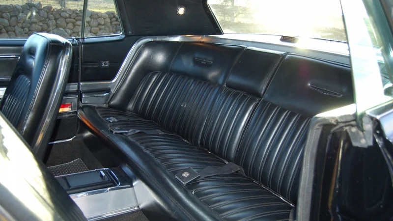 1967 Ford Thunderbird 3