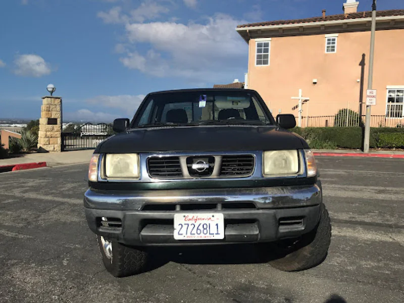 2000 Nissan Frontier 3