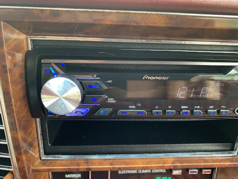 1991 Cadillac Brougham 8