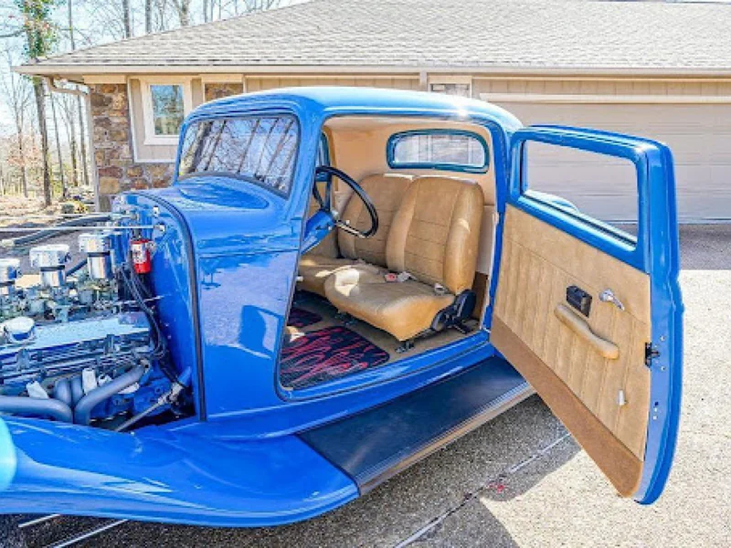 1932 Ford 3 Window Coupe 2