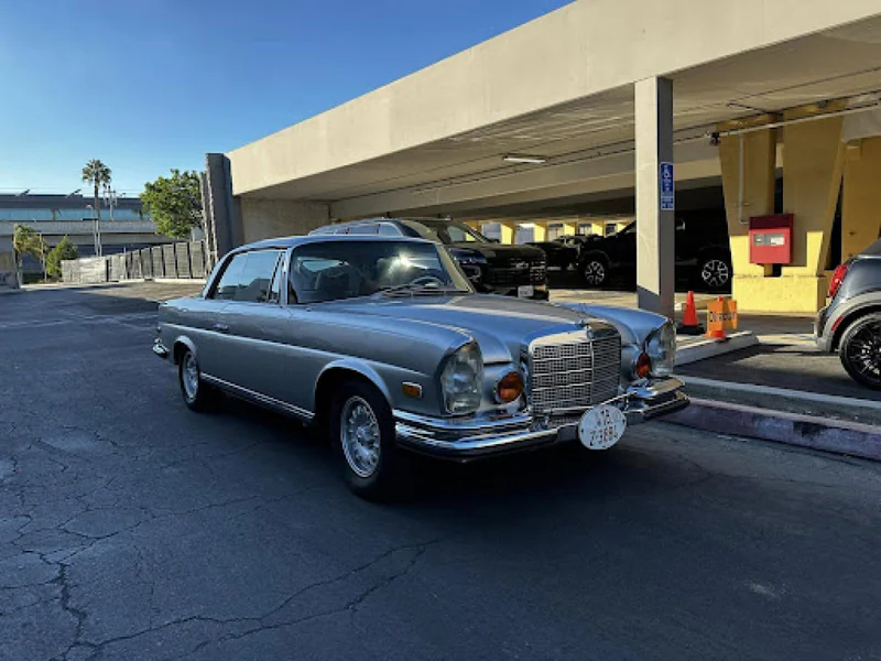 1970 Mercedes-Benz 280se None 4