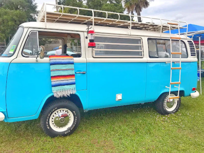 1973 Volkswagen Bus 2