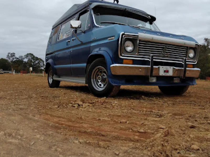 1977 Ford E-150 Custom 9