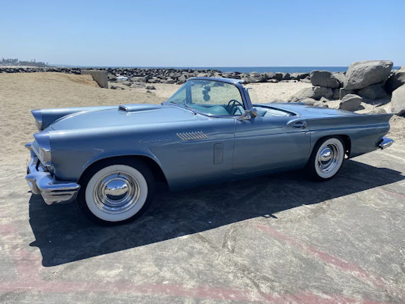 1957 Ford Thunderbird