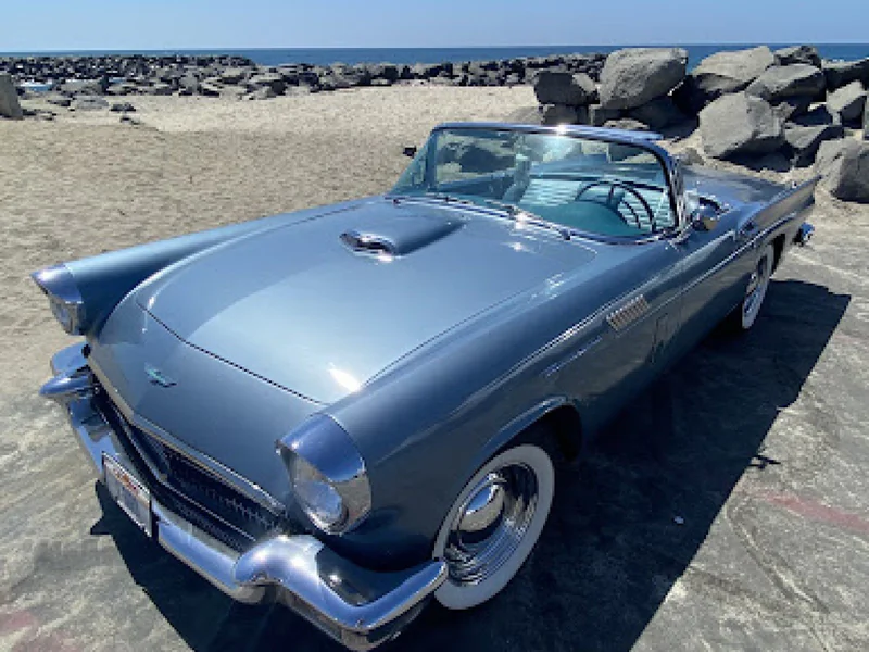 1957 Ford Thunderbird