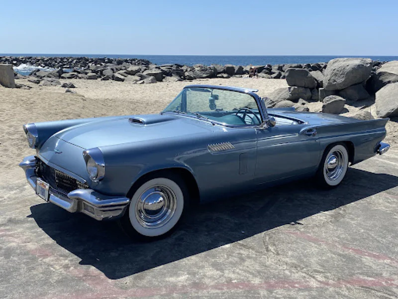 1957 Ford Thunderbird