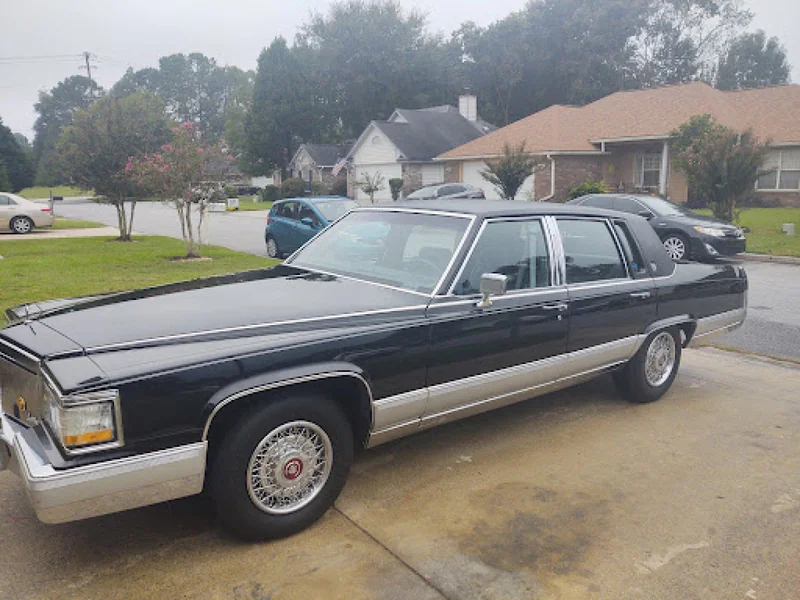 1991 Cadillac Brougham 4