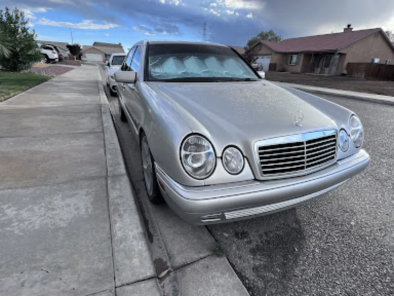 1999 Mercedes-Benz E320 3