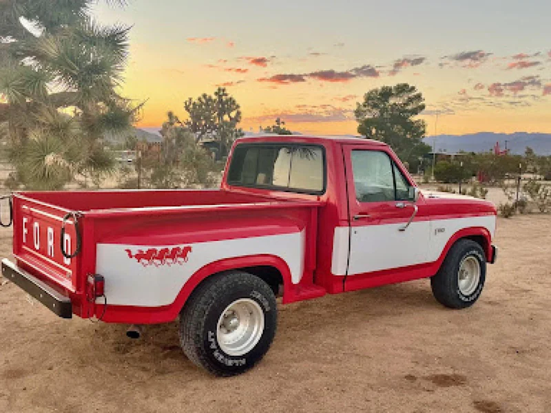 1982 Ford F-150 2