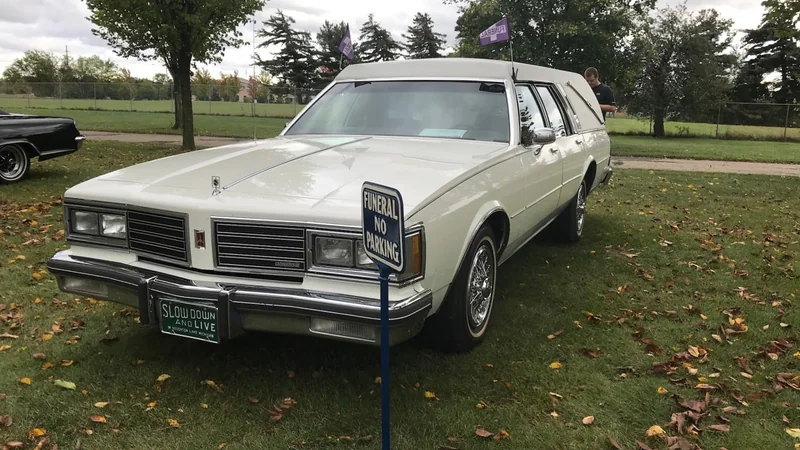 1985 Oldsmobile Hearse in Ferndale 8