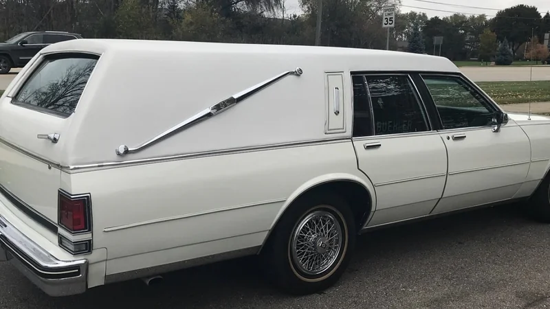 1985 Oldsmobile Hearse in Ferndale 10