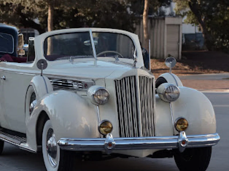 1939 Packard Super 8 Convertible Coupe 7