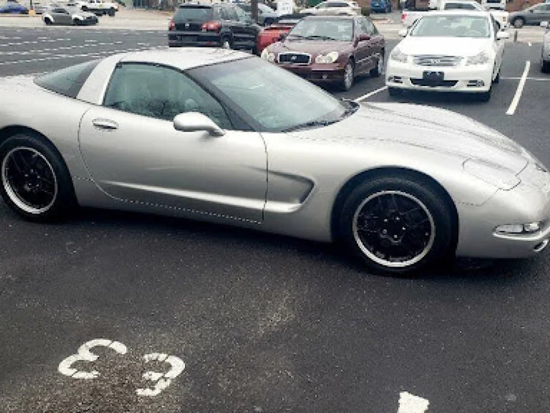 2004 Chevrolet Corvette 3