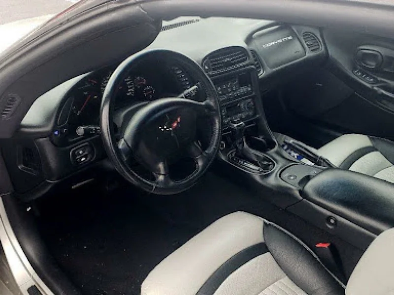 2004 Chevrolet Corvette 5