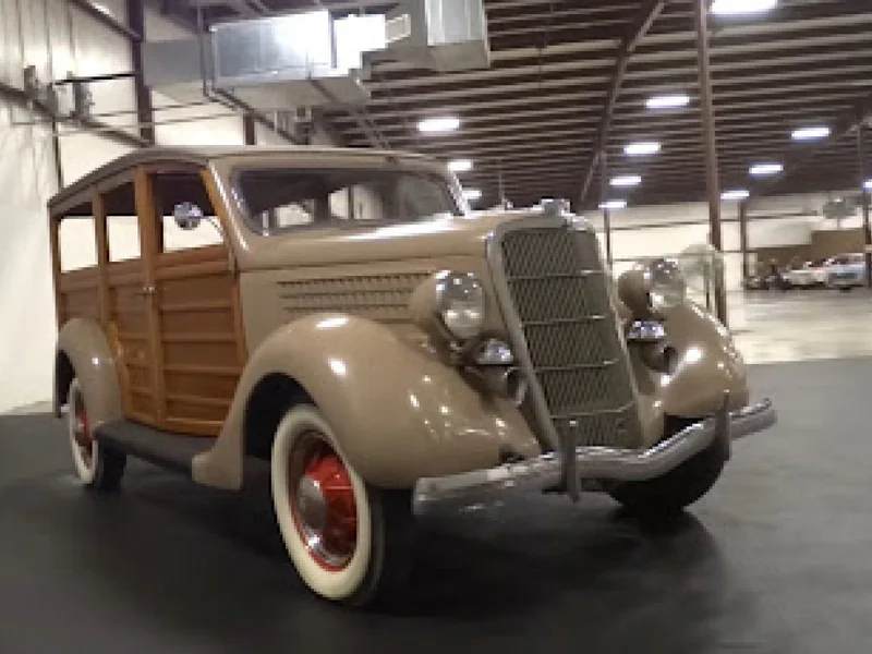 1935 Ford Woody 2
