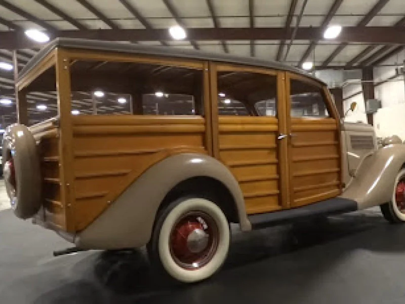 1935 Ford Woody 8