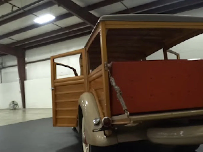 1935 Ford Woody 10