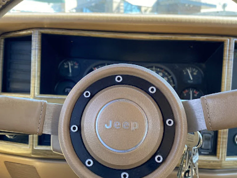 1987 Jeep Wagoneer 4