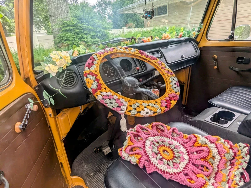 1976 Volkswagen Bus 11