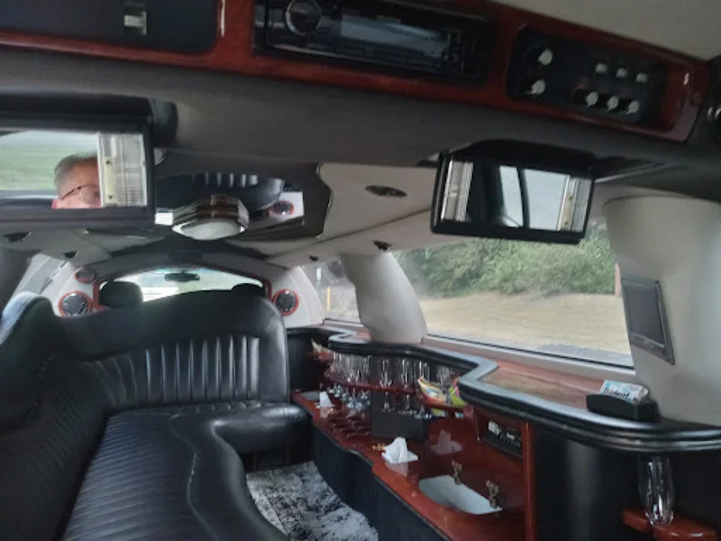 2006 Lincoln Town Car Stretch Limo 9