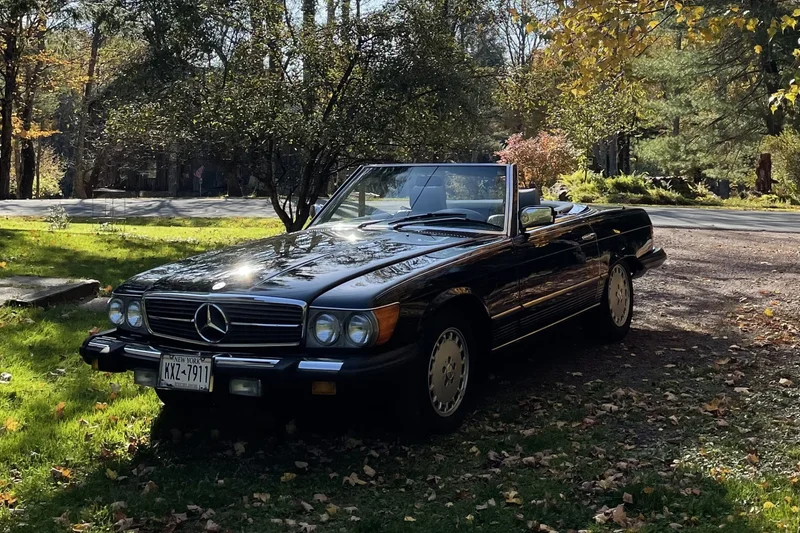 1985 Mercedes-Benz 380 SL 2