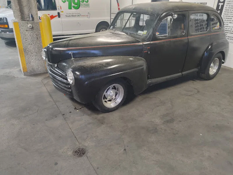 1946 Ford Sedan 4 Door 2