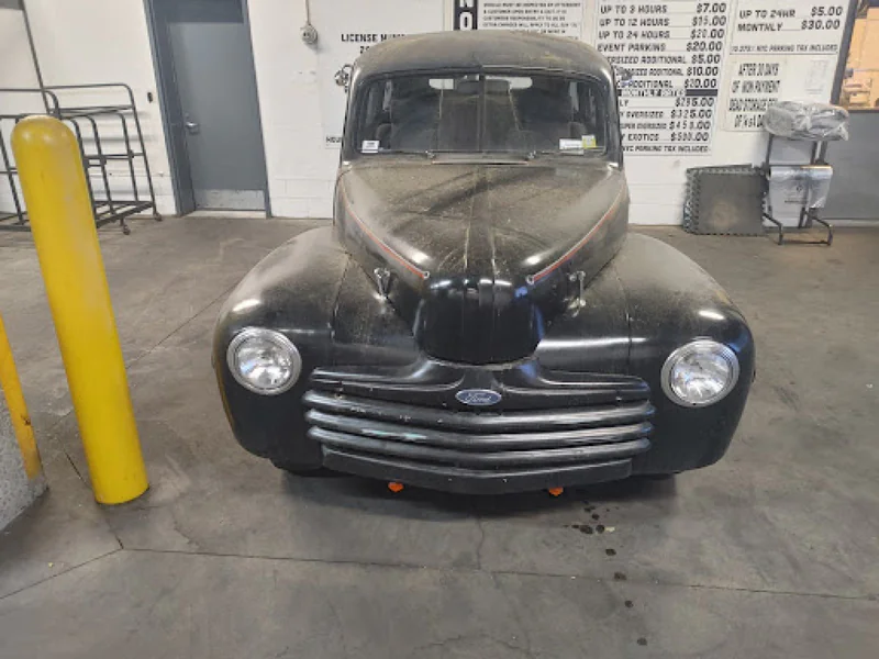 1946 Ford Sedan 4 Door 3