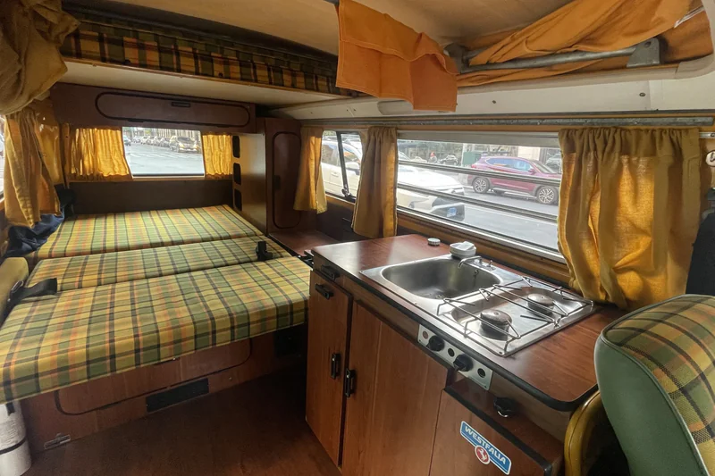 1976 Volkswagen Combi Westfalia 9