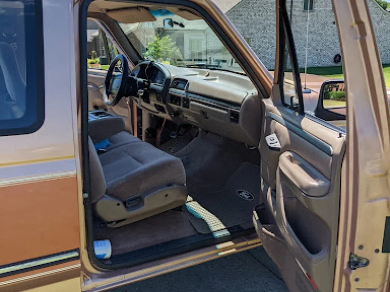 1994 Ford F-150 9