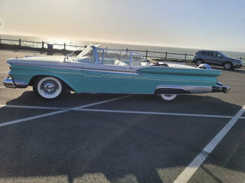 1959 Ford Fairlane 500 Galaxie Sunliner