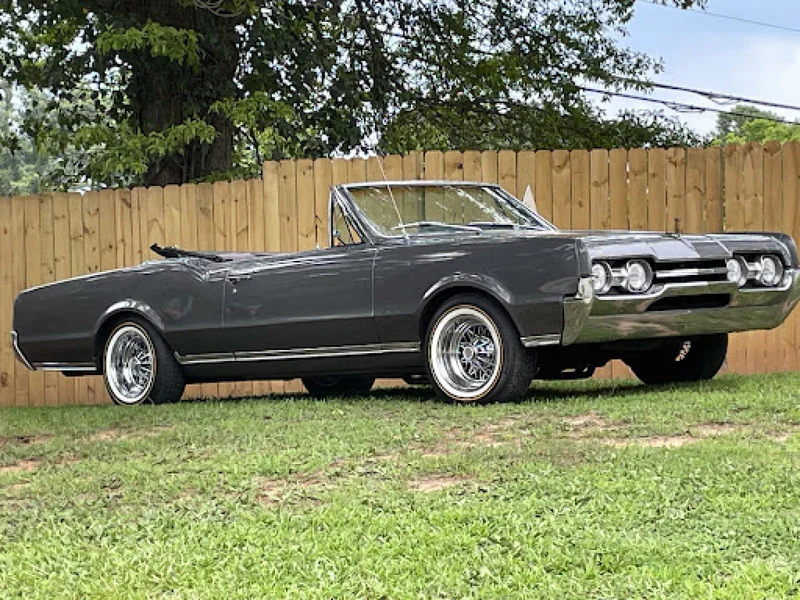 1967 Oldsmobile Convertible Cutlass 2