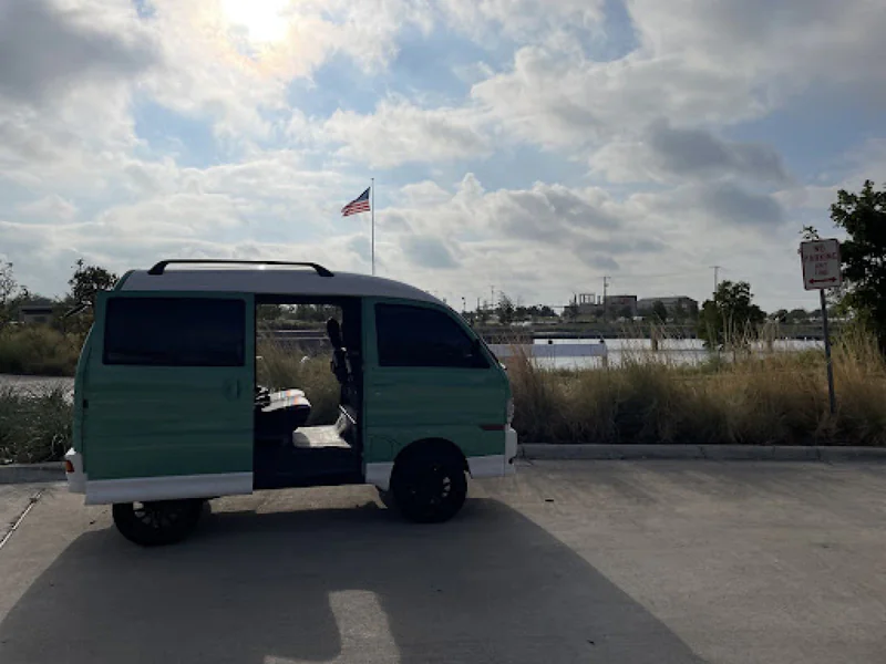 1996 Mitsubishi Bravo 8