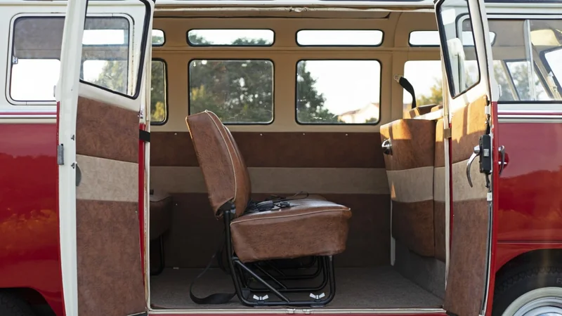 1961 Volkswagen 23-window Samba Microbus 11
