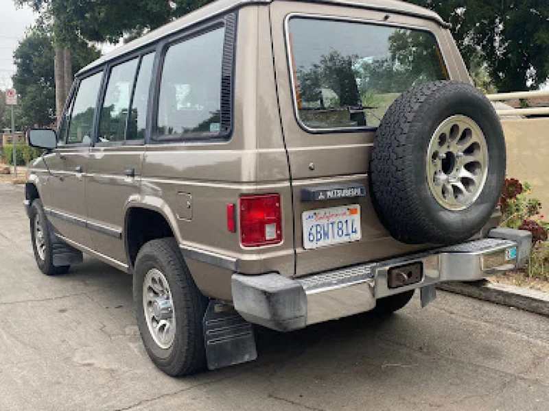 1989 Mitsubishi Montero 3