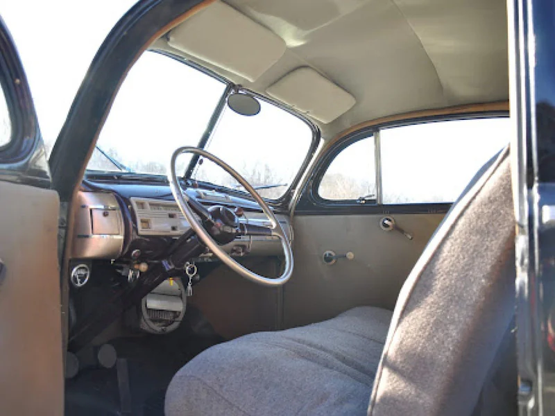 1940 Ford Deluxe Tudor Sedan 6