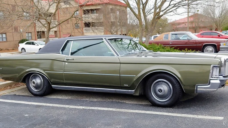 1969 Lincoln Continental Mark III 4
