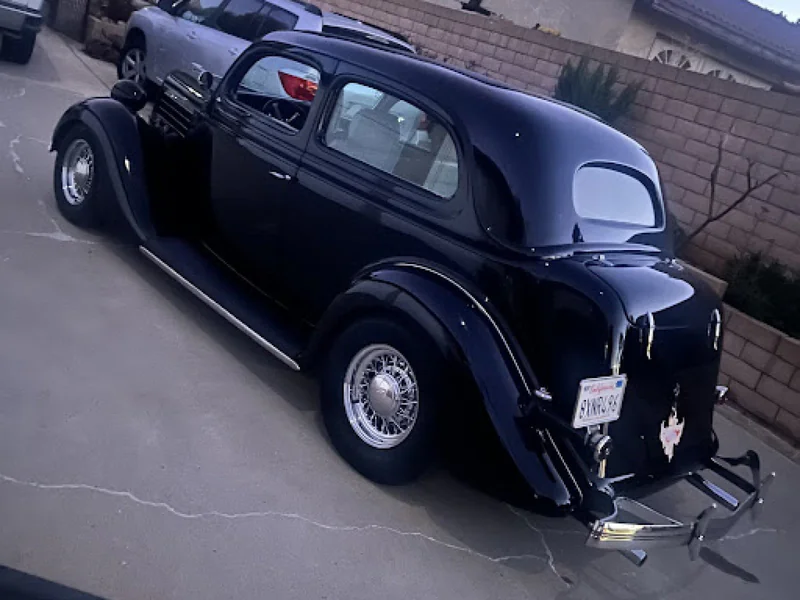 1935 Ford 2 Dr Sedan Model 48 7