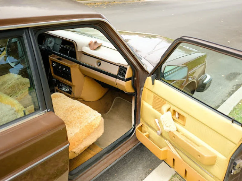 1981 Volvo 245 7