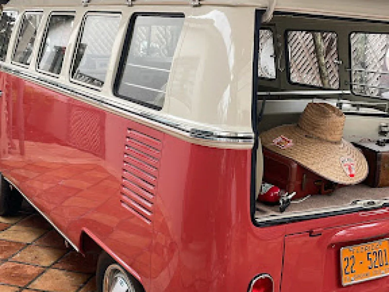 1964 Volkswagen Type 2 Deluxe Bus 3