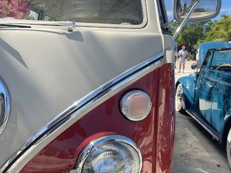 1964 Volkswagen Type 2 Deluxe Bus 8